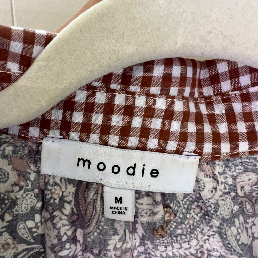 Great Spring/Summer Blouse - Picture 2 of 5